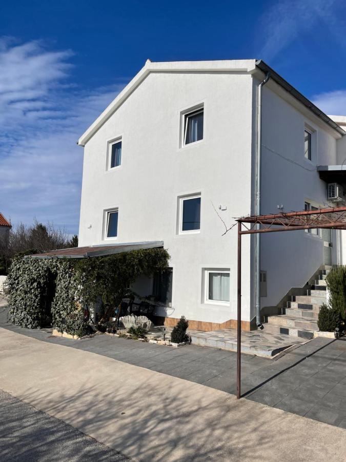 Apartments Frigan Maslenica Dış mekan fotoğraf